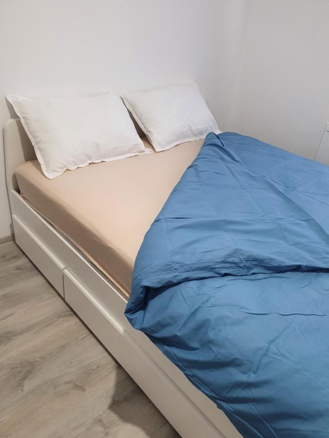Apartament 3 Cam Grand Arena 부쿠레슈티 외부 사진