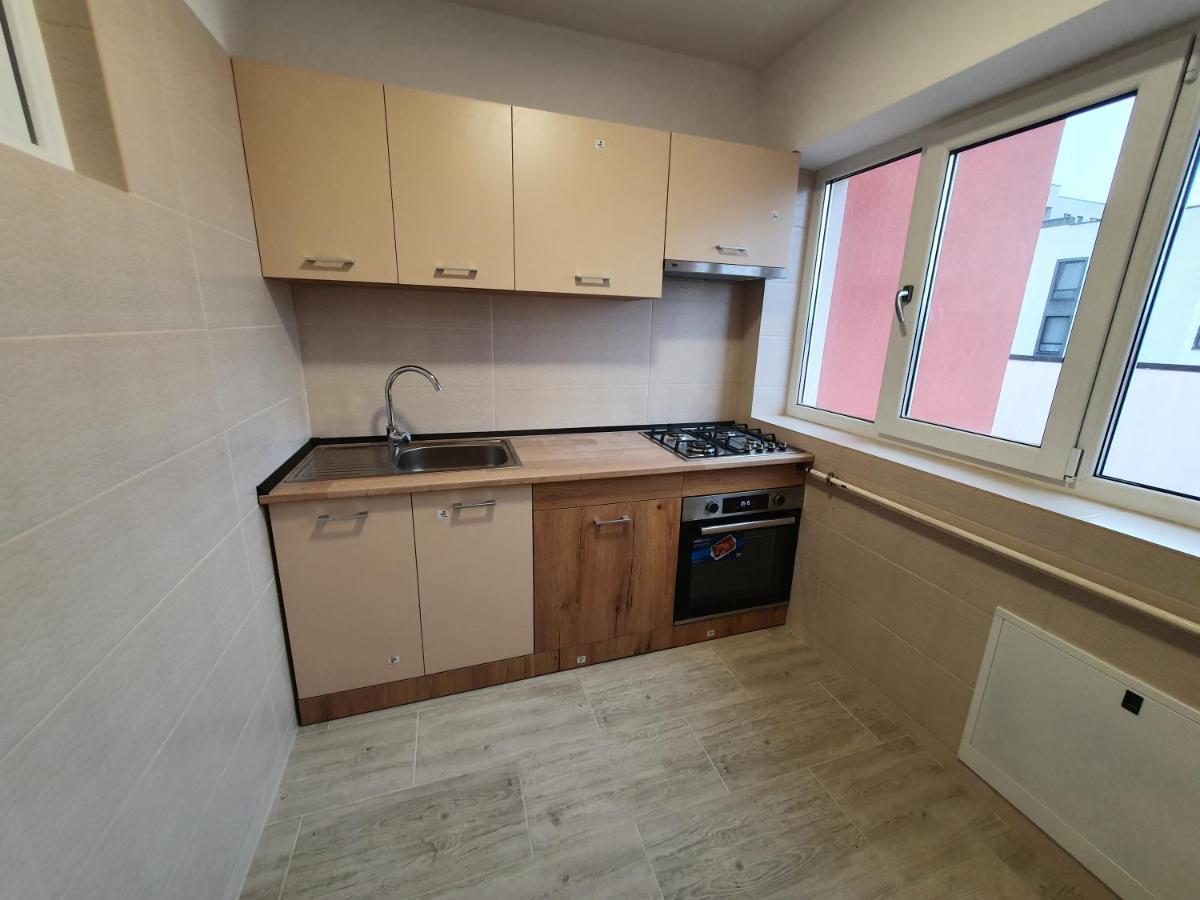 Apartament 3 Cam Grand Arena 부쿠레슈티 외부 사진