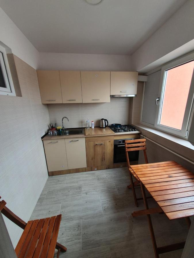 Apartament 3 Cam Grand Arena 부쿠레슈티 외부 사진