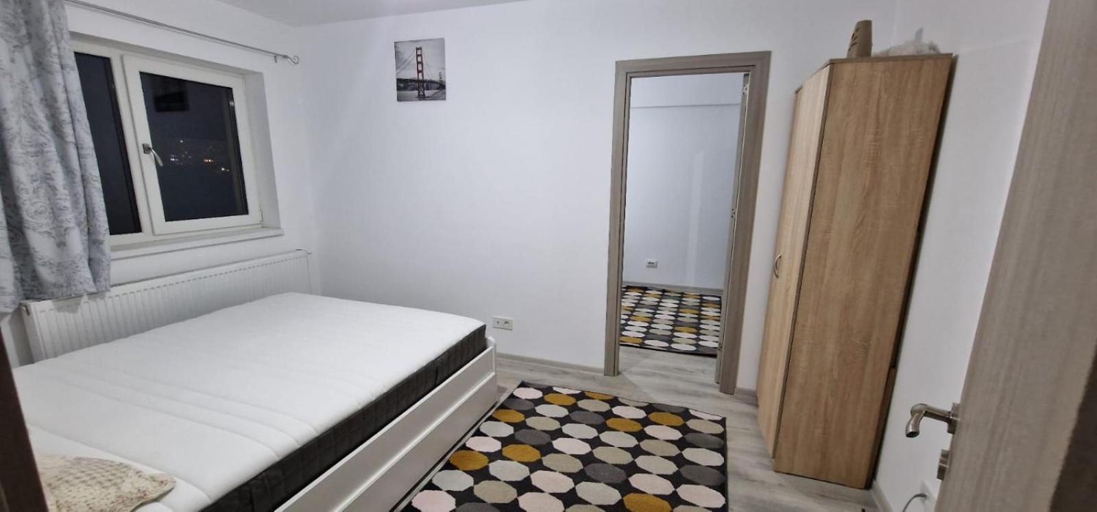 Apartament 3 Cam Grand Arena 부쿠레슈티 외부 사진